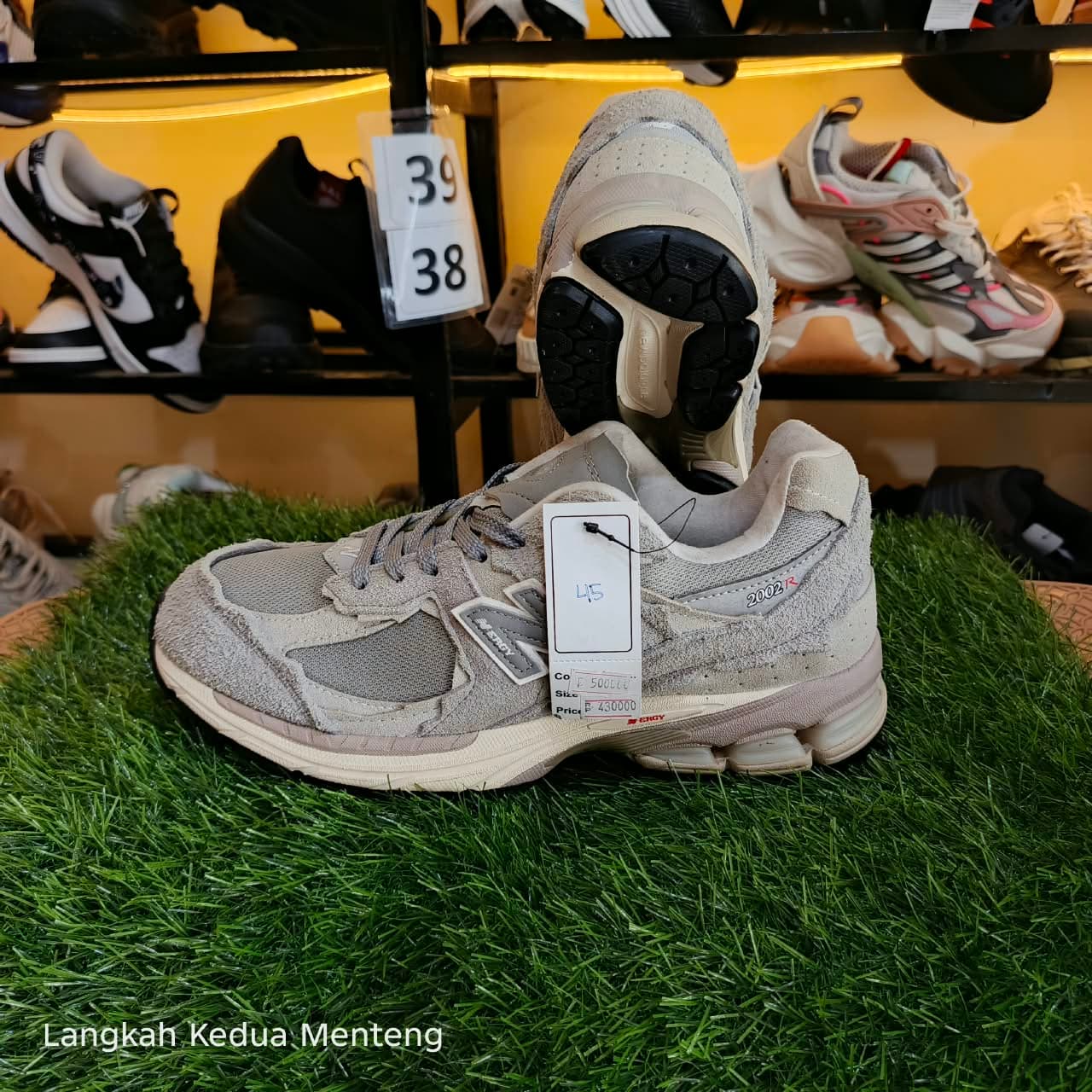 Nb 2002R