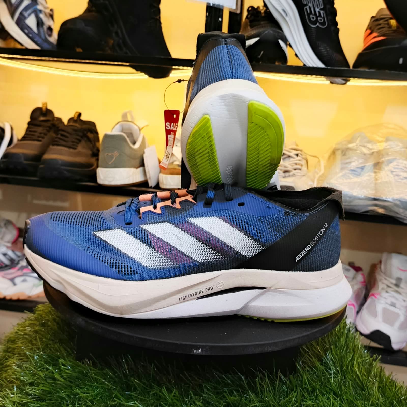 Adidas Boston 12