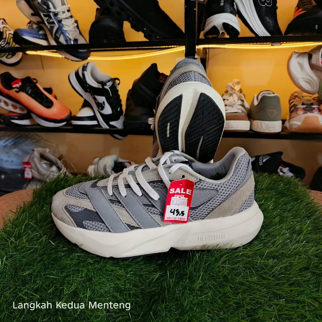 Adidas Lightstike